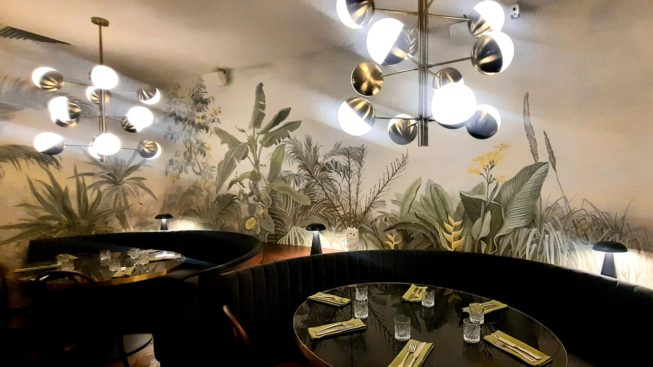 фото Grande Friends Forever