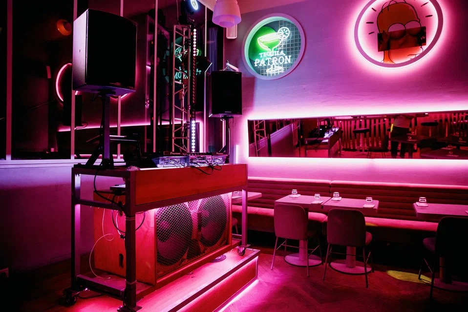 фото Happy End Bar